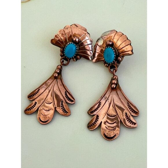 Vintage 80s Navajo Dangle Earrings Fan Shaped 925 Copper Gilt Running Bear - Picture 2 of 14